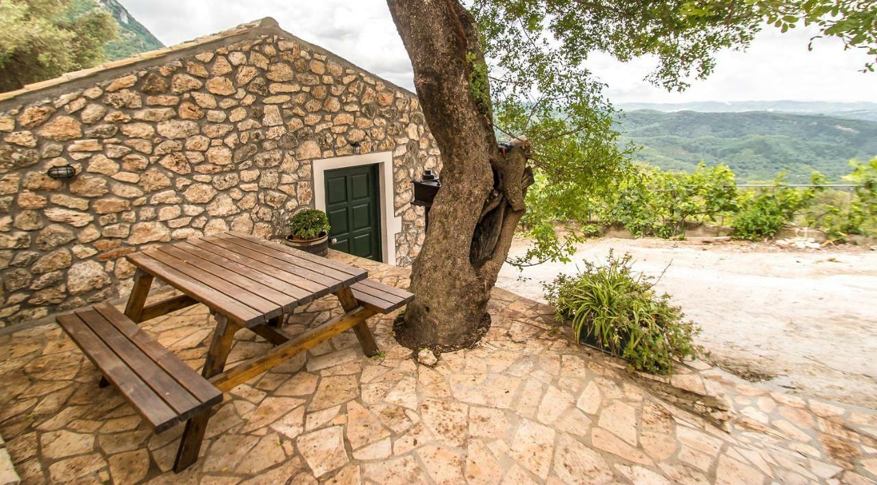 Castelli Olive Press Guest House Acharavi  Exterior photo