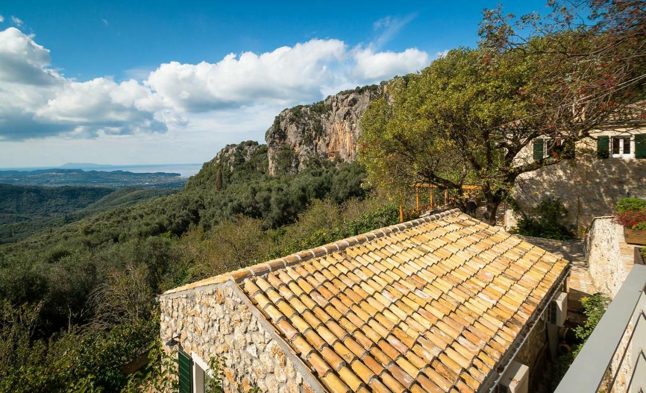 Castelli Olive Press Guest House Acharavi  Exterior photo