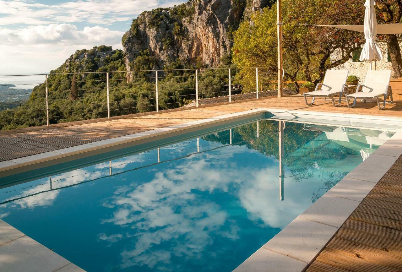 Castelli Olive Press Guest House Acharavi  Exterior photo