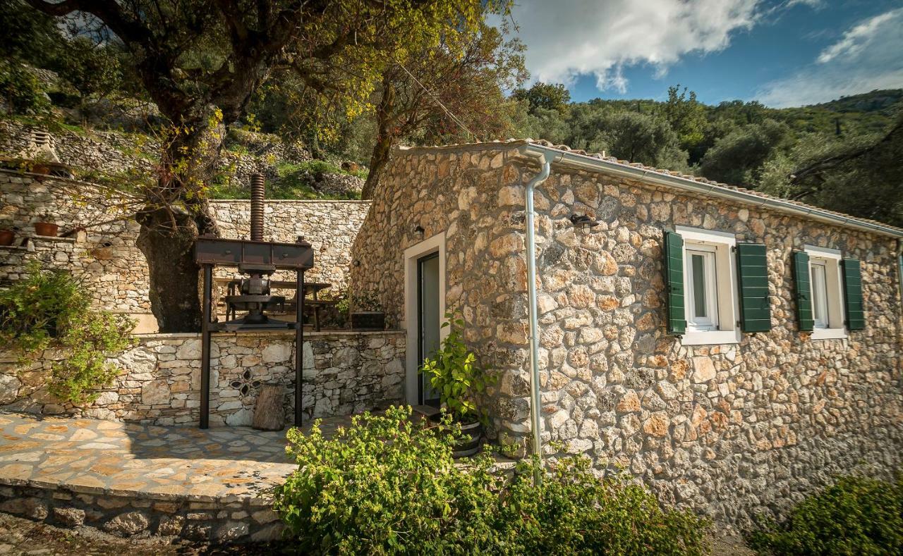 Castelli Olive Press Guest House Acharavi  Exterior photo